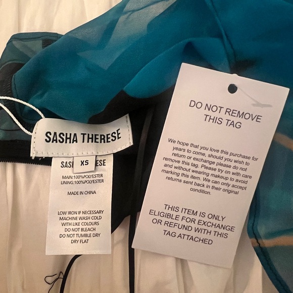 Sasha Therese black and blue floral mesh set - Picture 3 of 3